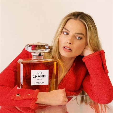 actrice pub chanel n 5|Margot Robbie devient le nouveau visage de CHANEL N°5.